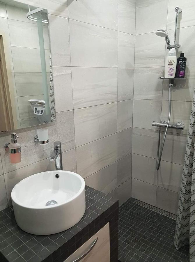 Cosy Home 10 Min From City Center Tallinn Bagian luar foto